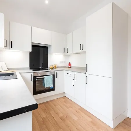 Spacious 2-Bedroom House Near Wakefield Centre And Train Station With Free Parking, Ideal For Contractors & Long Stays - Nordstay Exterior photo