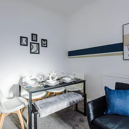Spacious 2-Bedroom House Near Wakefield Centre And Train Station With Free Parking, Ideal For Contractors & Long Stays - Nordstay Exterior photo
