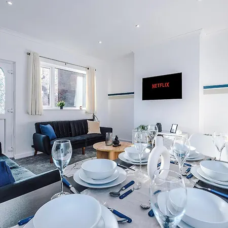 Spacious 2-Bedroom House Near Wakefield Centre And Train Station With Free Parking, Ideal For Contractors & Long Stays - Nordstay Exterior photo