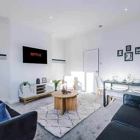 Spacious 2-Bedroom House Near Wakefield Centre And Train Station With Free Parking, Ideal For Contractors & Long Stays - Nordstay Exterior photo