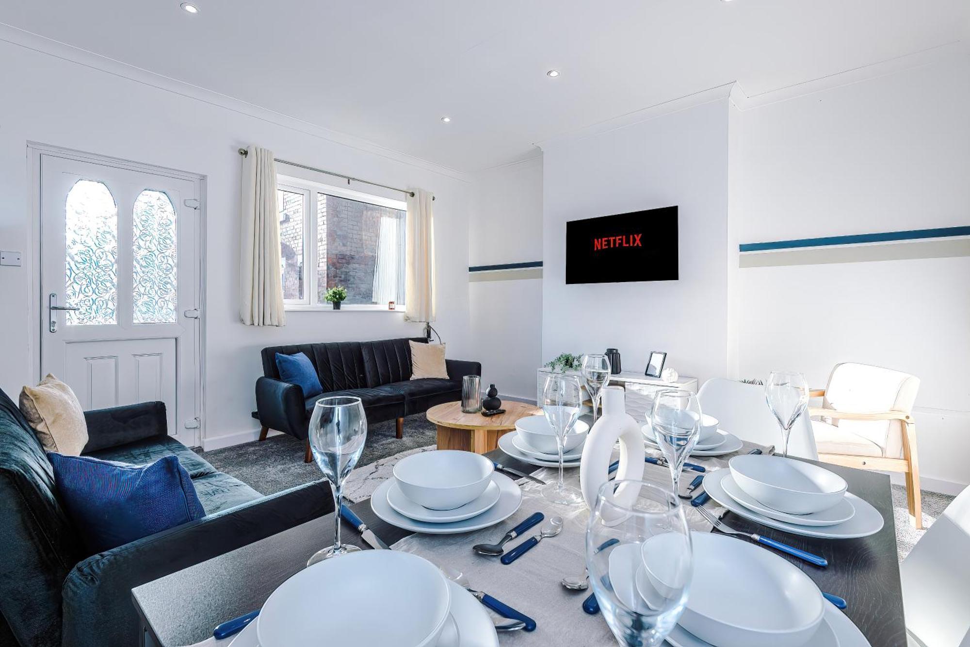 Apartment Spacious 2-bedroom House Near Centre And Train Station With Free Parking, Ideal For Contractors & Long - Nordstay