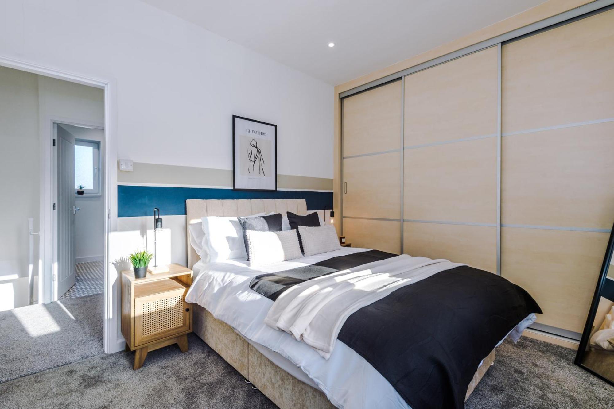 Spacious 2-bedroom House Near Centre And Train Station With Free Parking, Ideal For Contractors & Long - Nordstay *