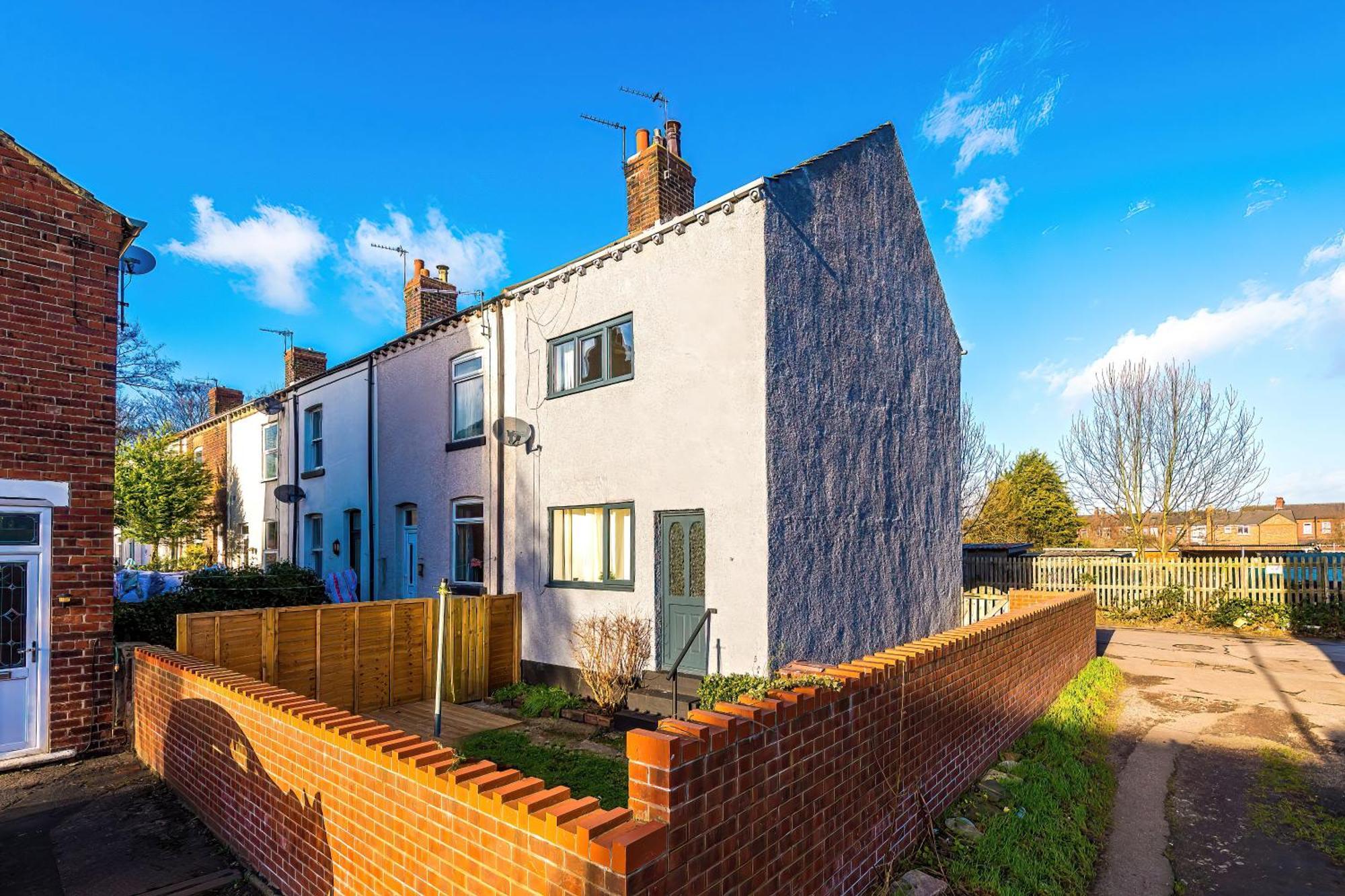 Apartment Spacious 2-bedroom House Near Centre And Train Station With Free Parking, Ideal For Contractors & Long - Nordstay